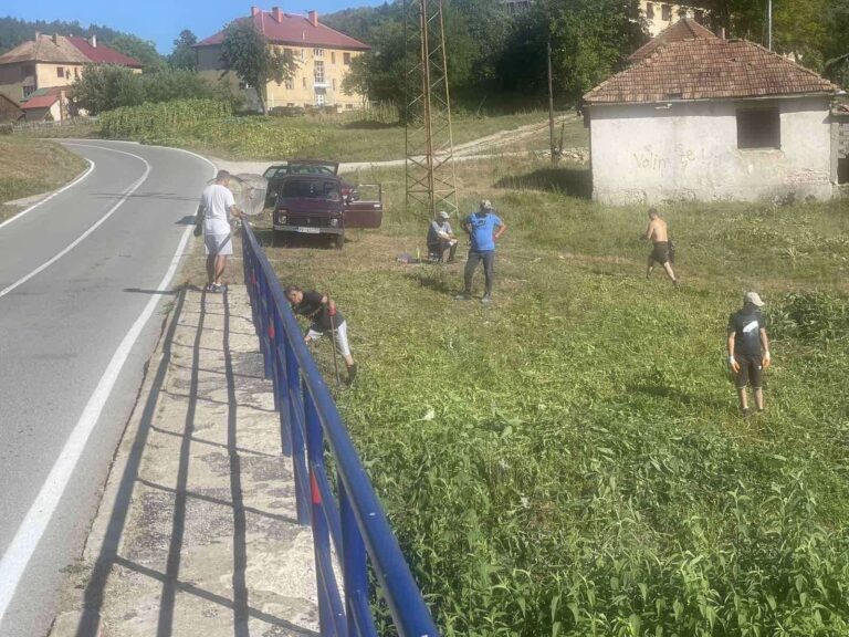 Lokalna zajednica ujedinjena u čišćenju naselja Gradac