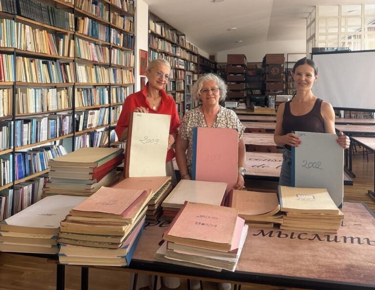 Vrijedan legat „Pljevaljskih novina“ poklonjen biblioteci Gimnazije „Tanasije Pejatović“