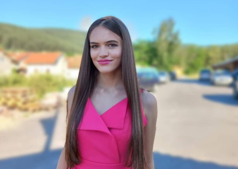 Elena Vemić je dobitnica stipendije predsjednika Crne Gore