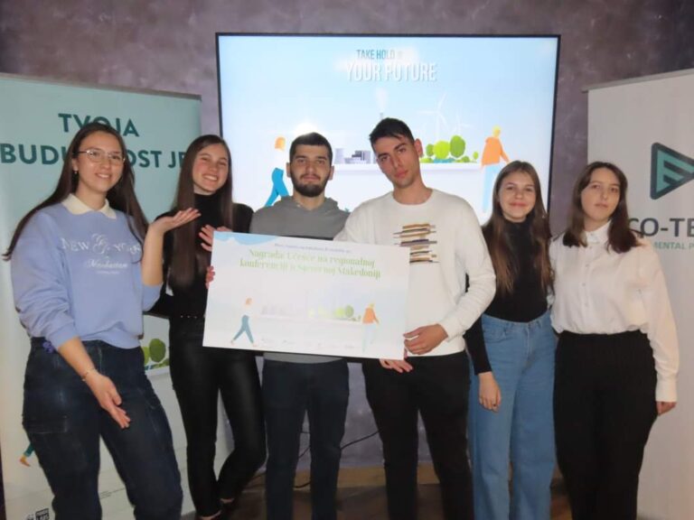 Gimnazijalci u pobjedničkoj ekipi hakatona ,,E-mobiliši se“