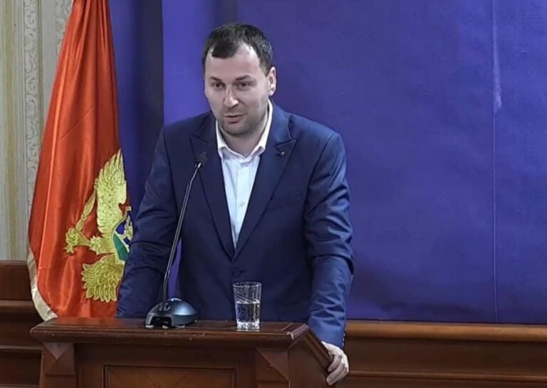 Јоксовић: Скупштина општине Пљевља се неће обавезати ни једним актом на гашење Рудника и Термоелектране