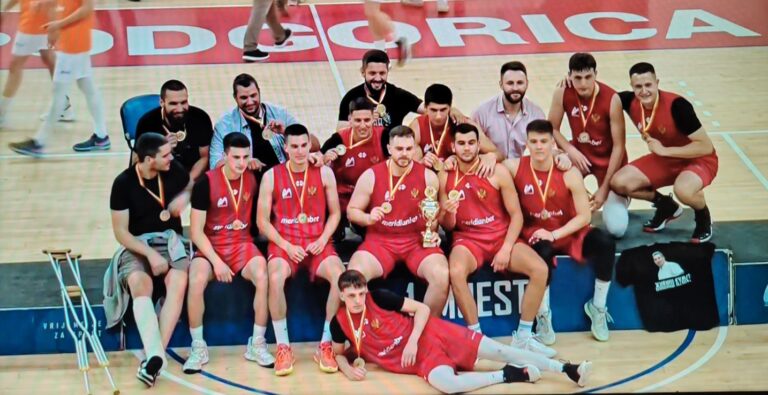 PMF odbranio titulu, Radović MVP
