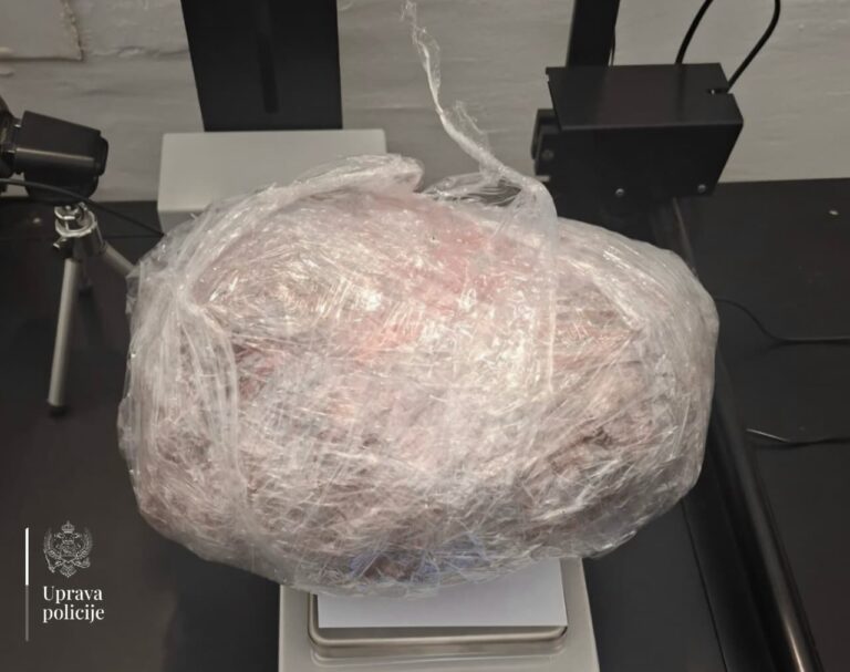 U autobusu na liniji Podgorica–Pljevlja pronađeno više od kilogram marihuane, uhapšen dvadesetogodišnji Pljevljak