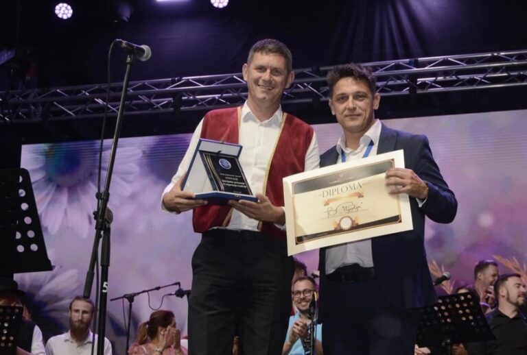 Diploma i priznanje za Gradski tamburaški orkestar Pljevlja na Svetskom Tamburica Festu