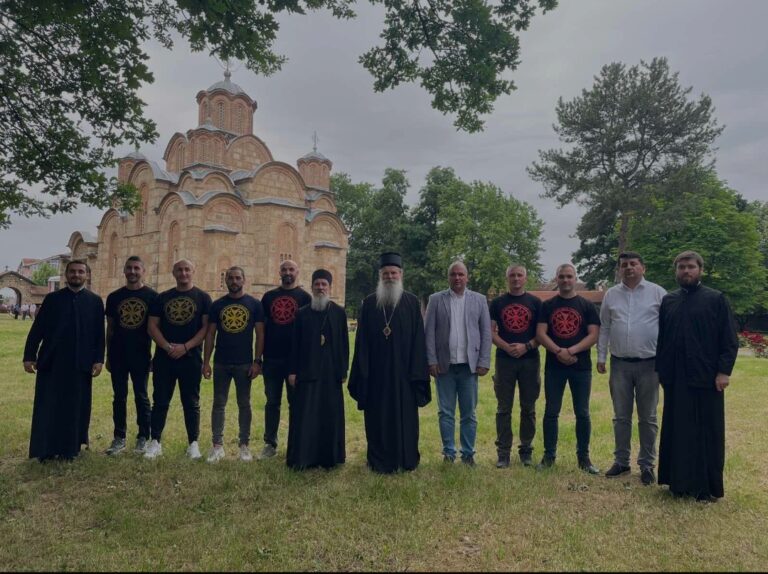 ПРЕДСЈЕДНИК ОПШТИНЕ ДР ДАРИО ВРАНЕШ СА САРАДНИЦИМА НА ВИДОВДАН У ГРАЧАНИЦИ