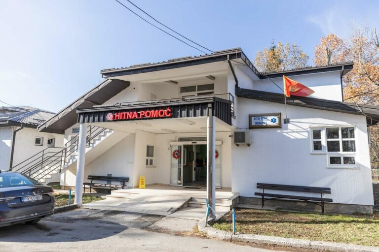 Hitna pomoć u Pljevljima pred kolapsom: Zaposleni upozoravaju na narušene odnose i loše uslove rada