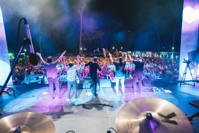 Završeno 15. izdanje Lake Festa: Hiljade posjetilaca na Krupačkom jezeru Publika na Lake Festu 2026. godine na Krupačkom jezeru