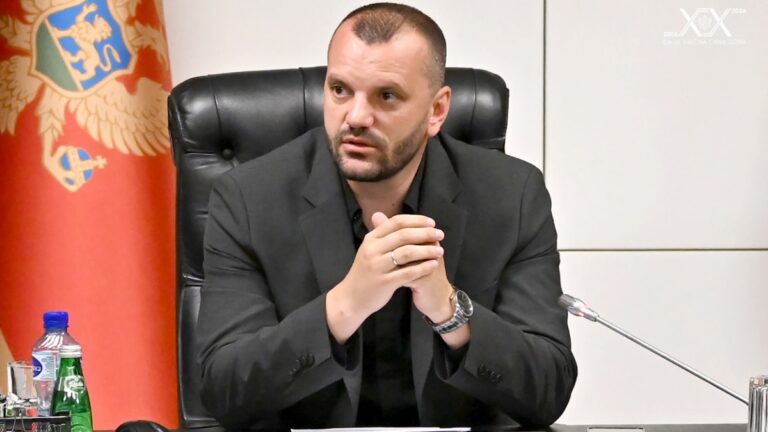 U Pljevljima otkriveno 15 nelegalnih objekata, uništeno skoro 3,9 tona mesa Ministar Milutin Butorović govori o rezultatima inspekcijskih kontrola bezbjednosti hrane u Pljevljima