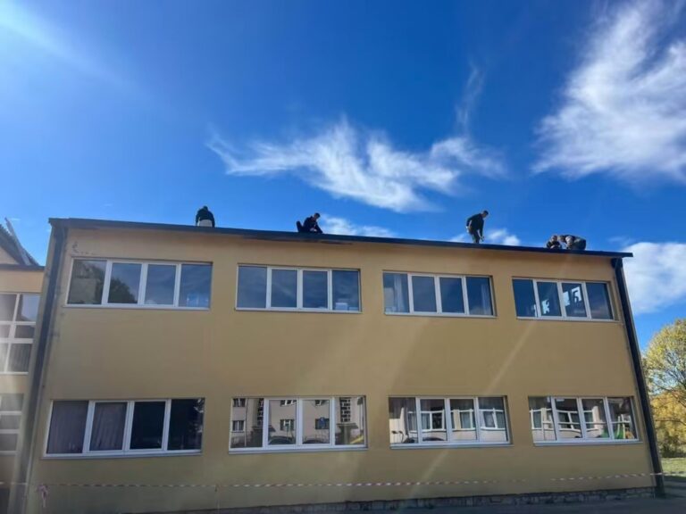 Radovi na rekonstrukciji krova Osnovne škole Boško Buha u Pljevljima