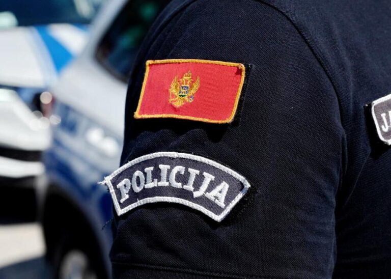 Državljanin SAD procesuiran zbog šenlučenja na svadbi u Plavu Policijsko vozilo Uprave policije Crne Gore